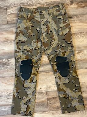 KUIU Talus Hybrid Tactical Pants - Tan/Cream/Gray Camouflage
